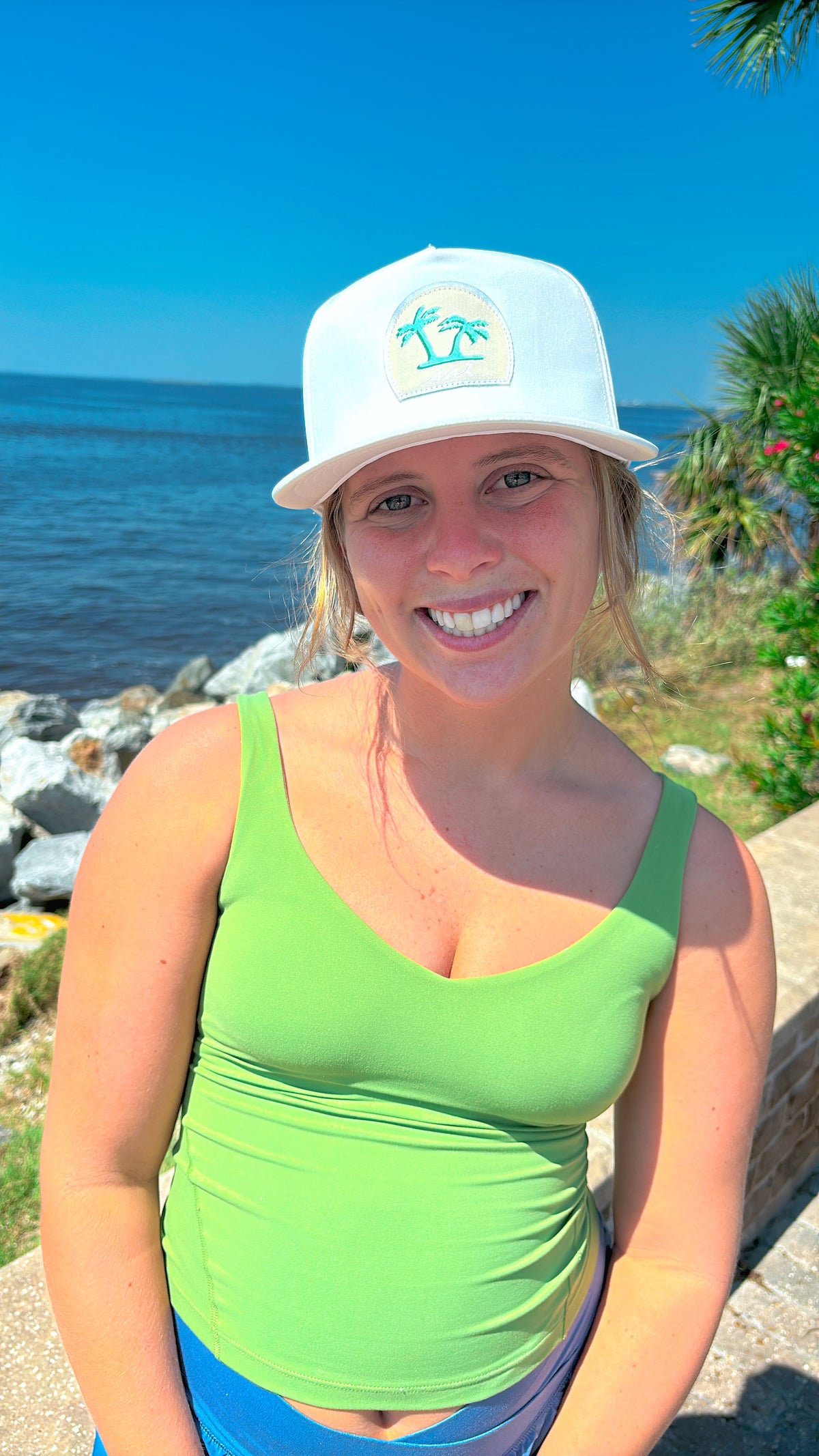 White St. Simons Island Palm Tree Patch Trucker Hat — Gray Rope