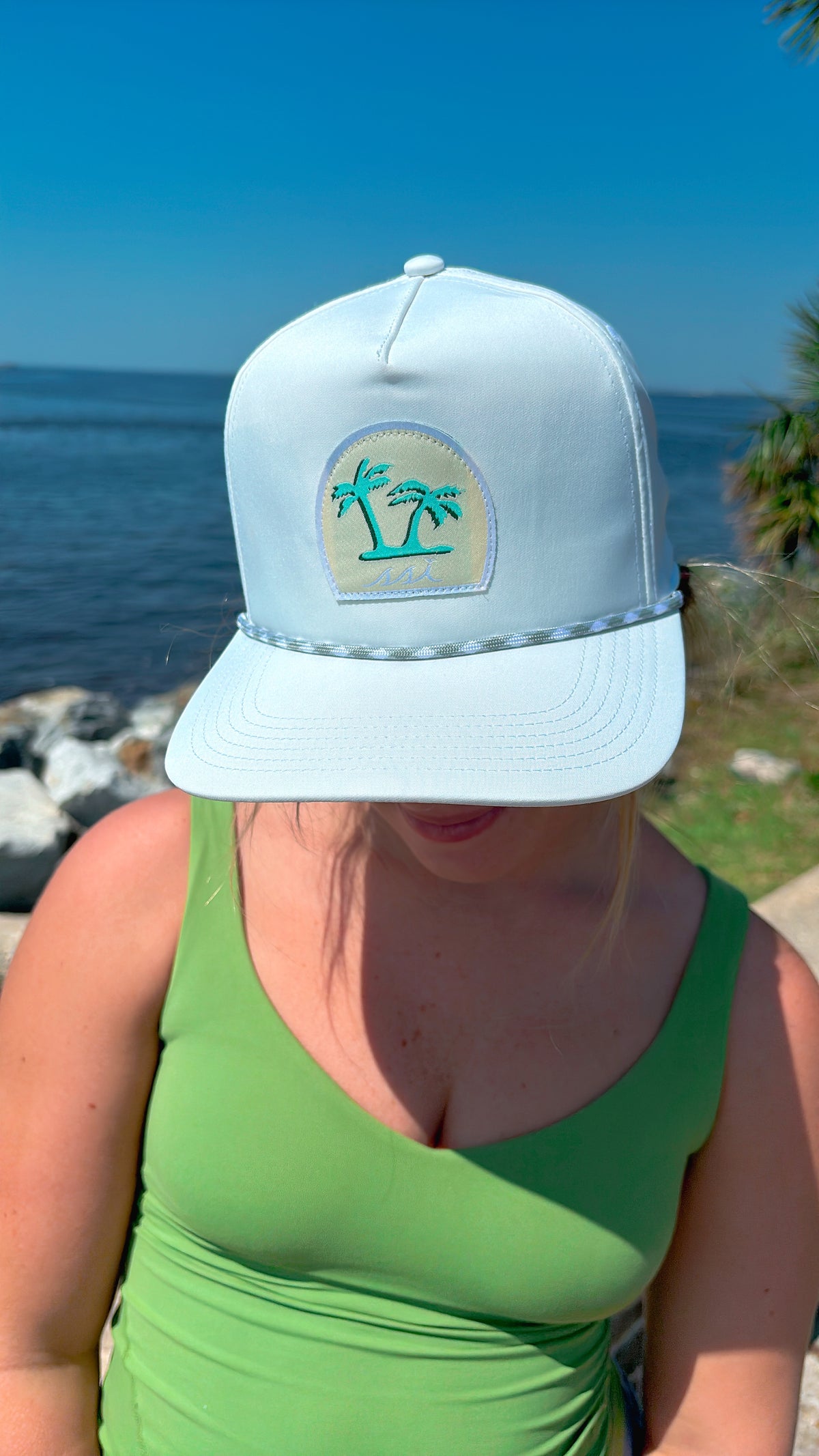 White St. Simons Island Palm Tree Patch Trucker Hat — Gray Rope