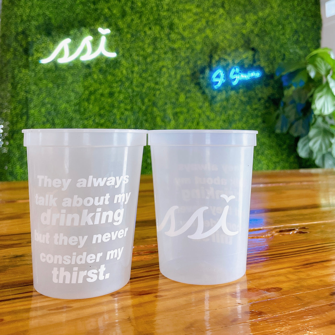 Stack of 5 color changing cups.